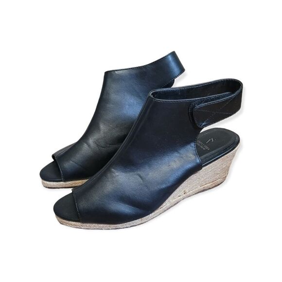 Simply Vera Black Faux Leather Wedge With Open Toe   - Picture 1 of 3